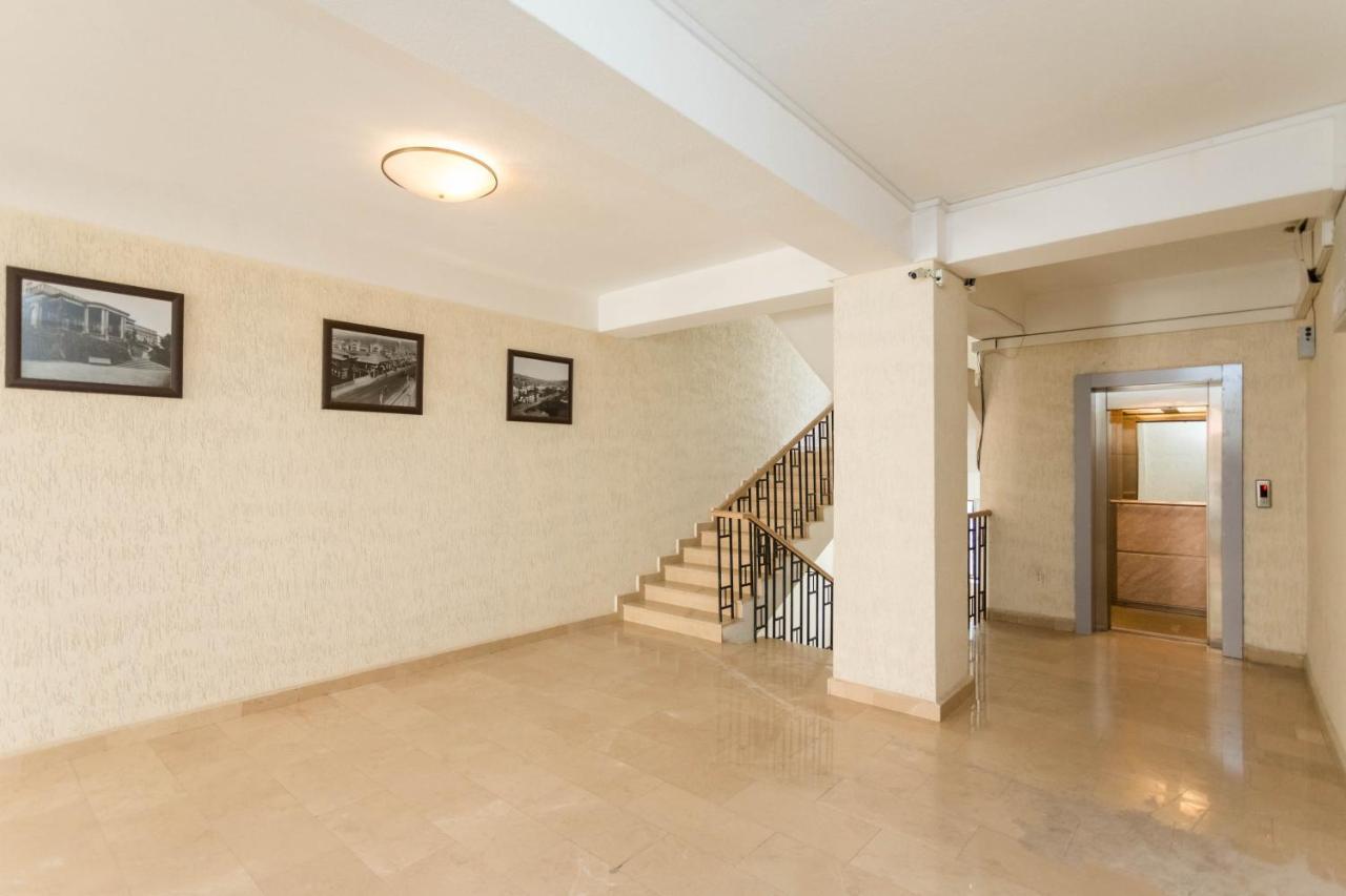 In The Center Lll Apartment *